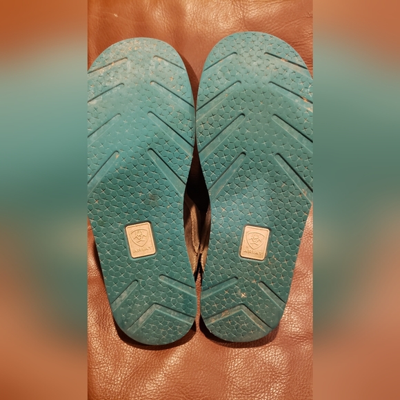 COPY - Ariat boat shoes sz 8 - Picture 3 of 4